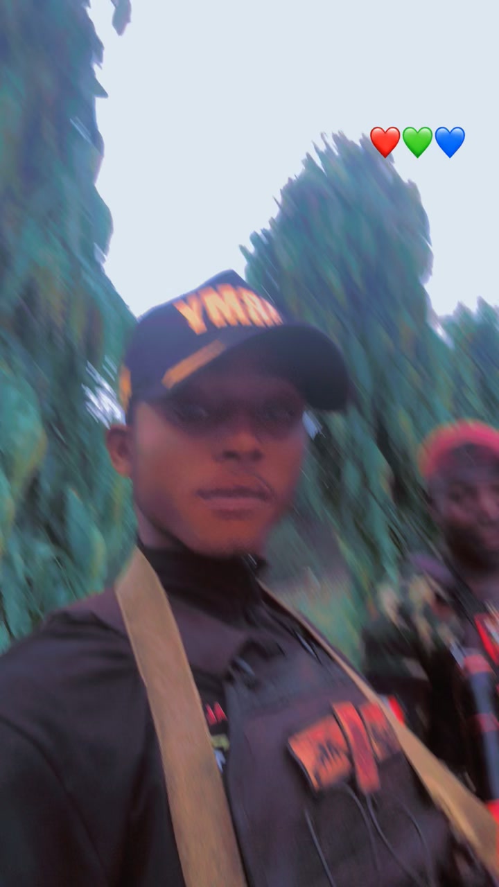 @DE BOSS 2477