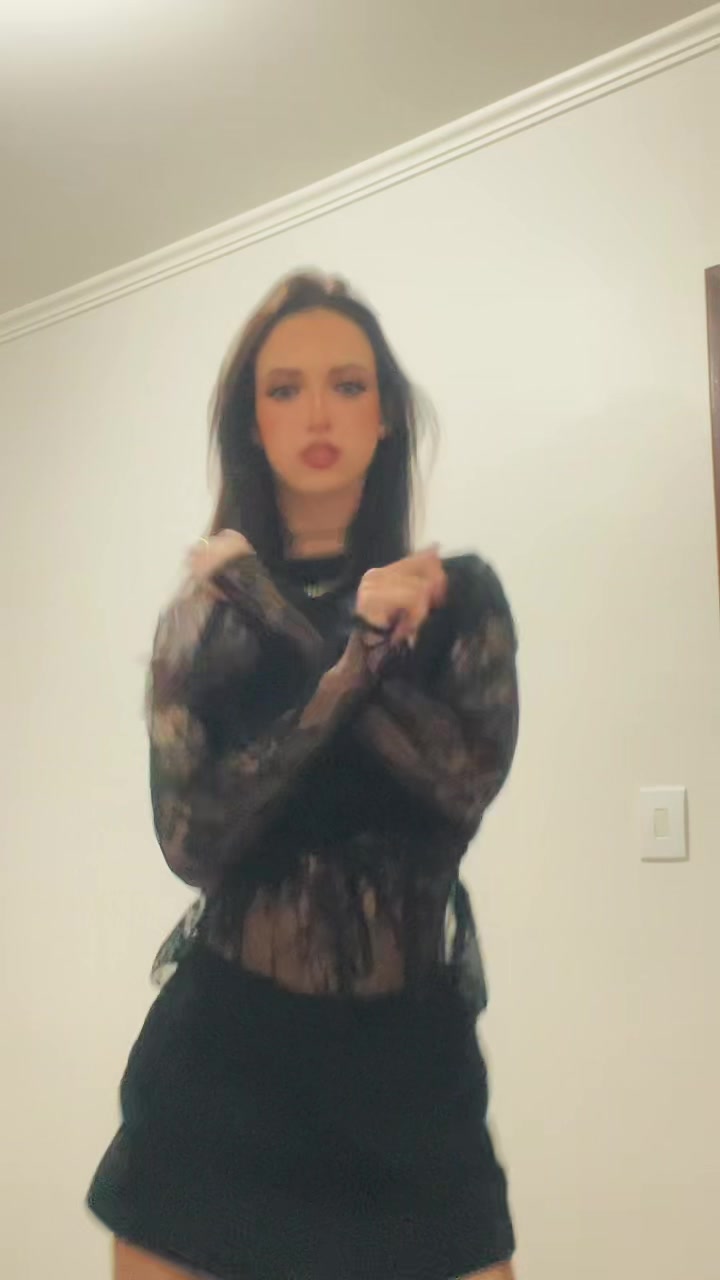 @brunaasimeoni