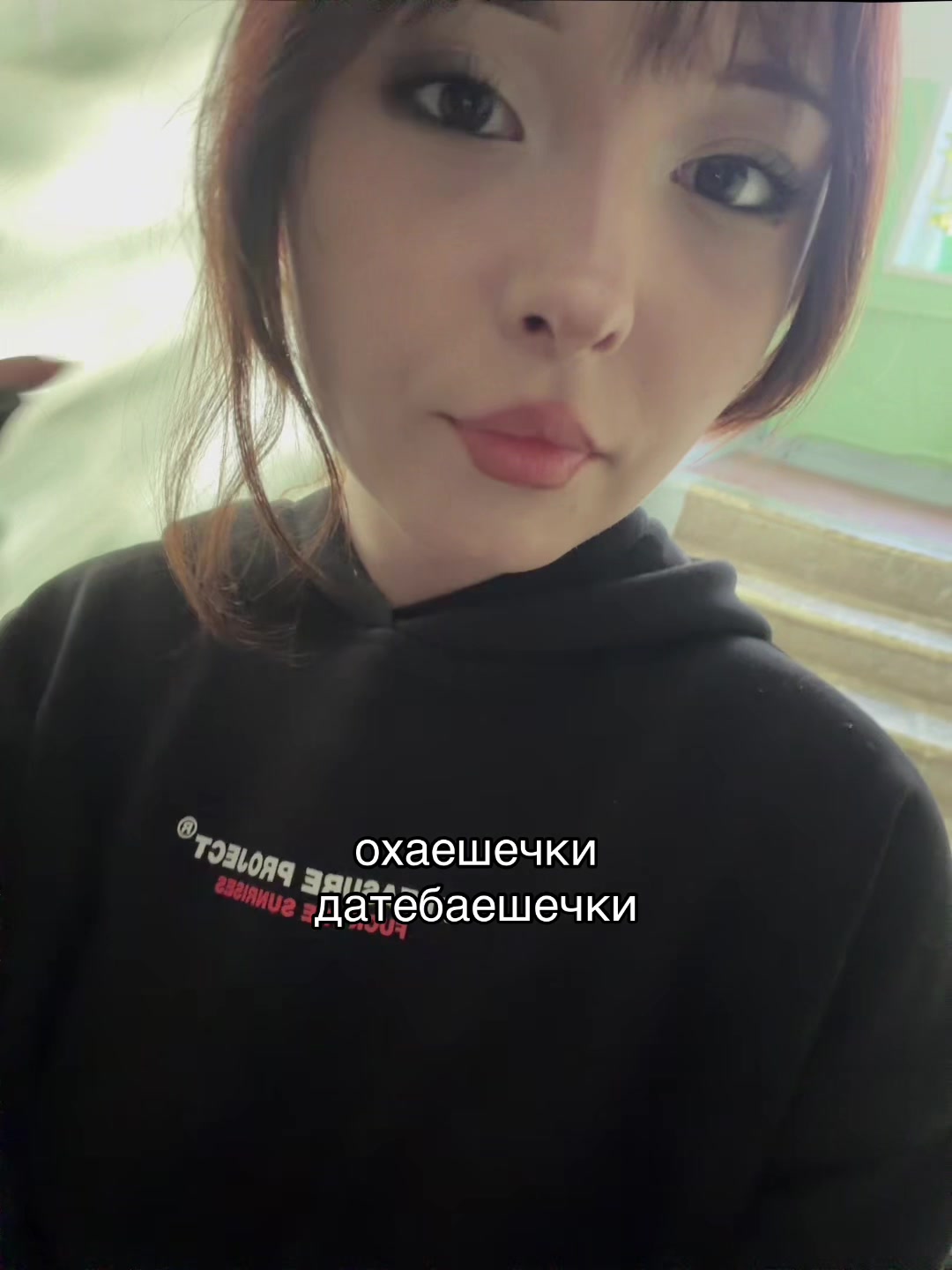 @／(≧ x ≦)＼
