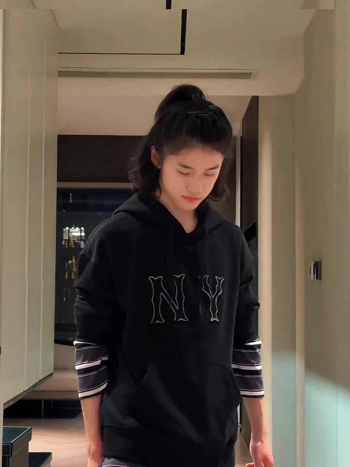 @๐ฅธ๐
๐ซ๐ข๐๐ซ๐๐ง๐ซง