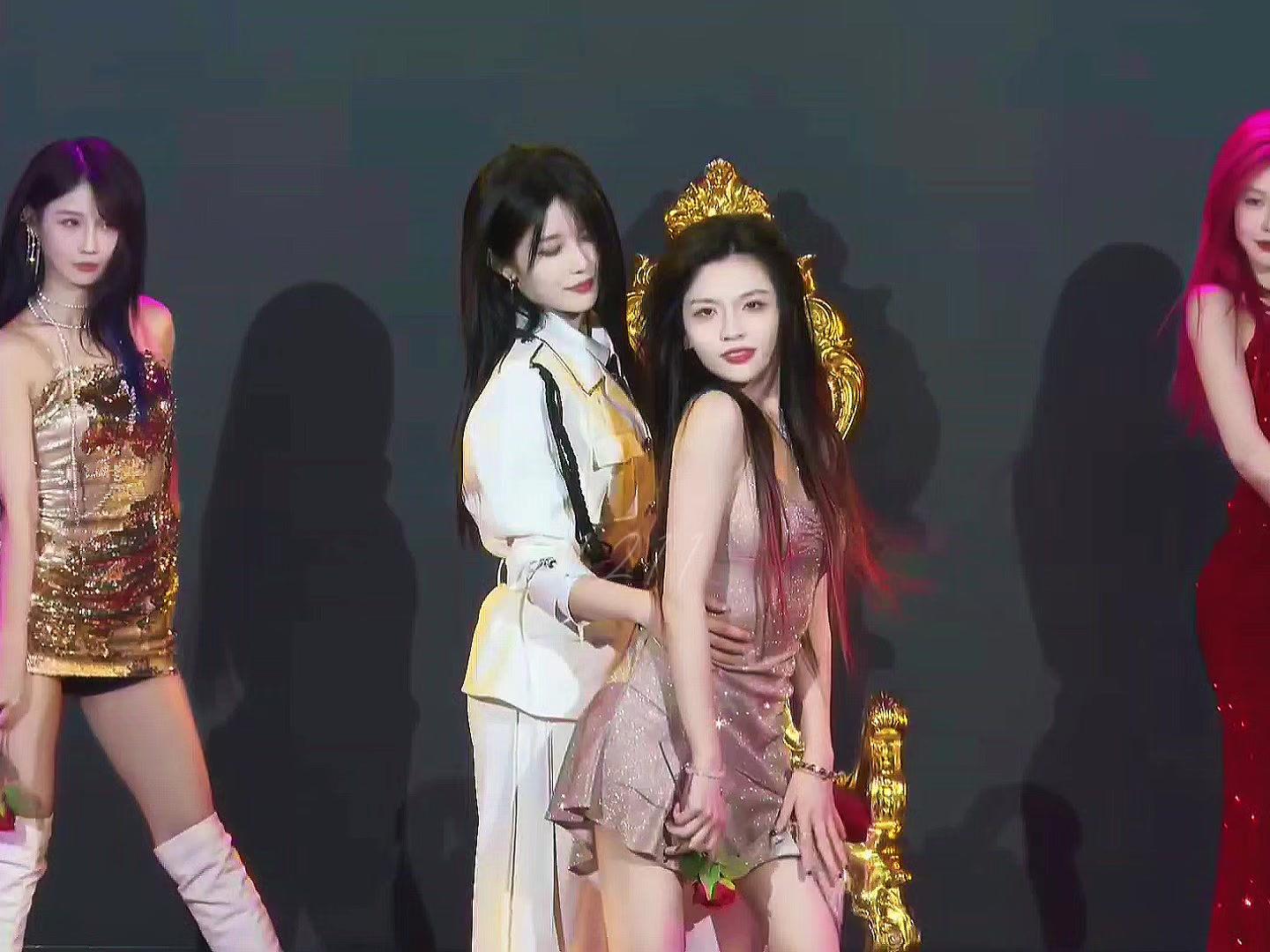 @đu t&ugrave;m lum OTP