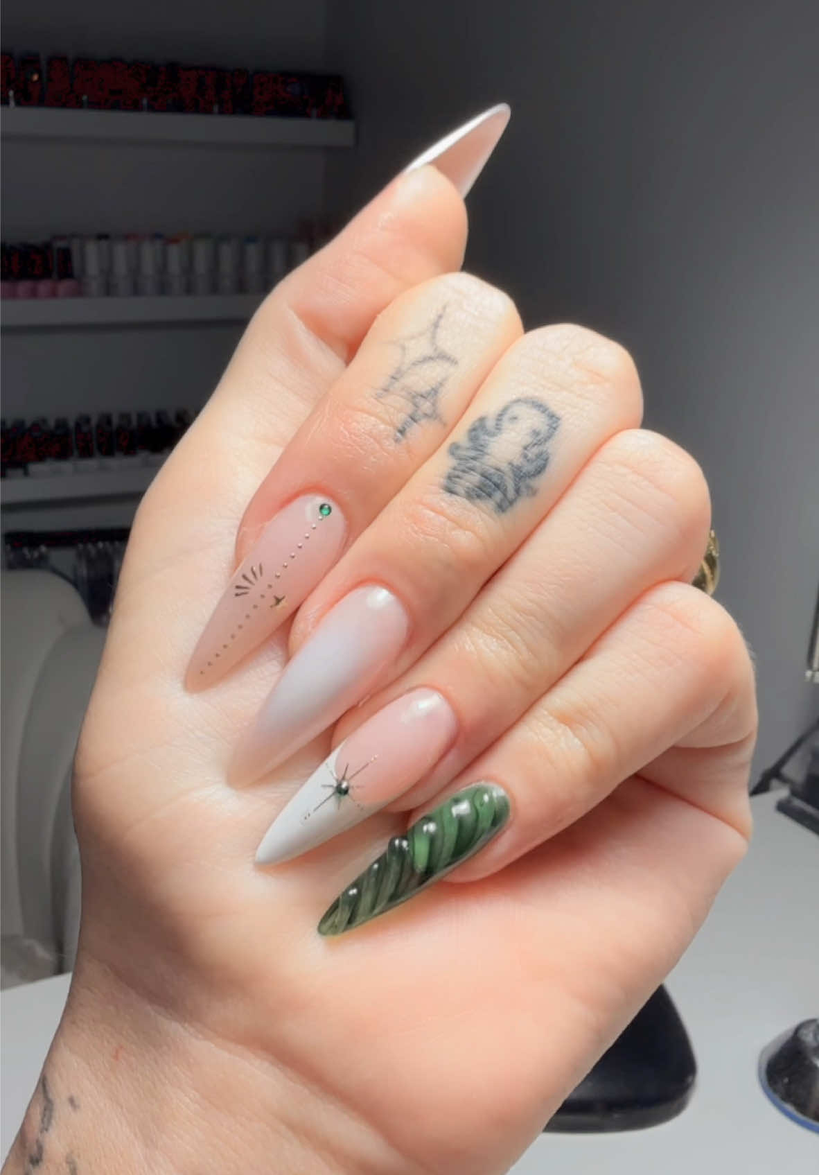 @complikatedartistry