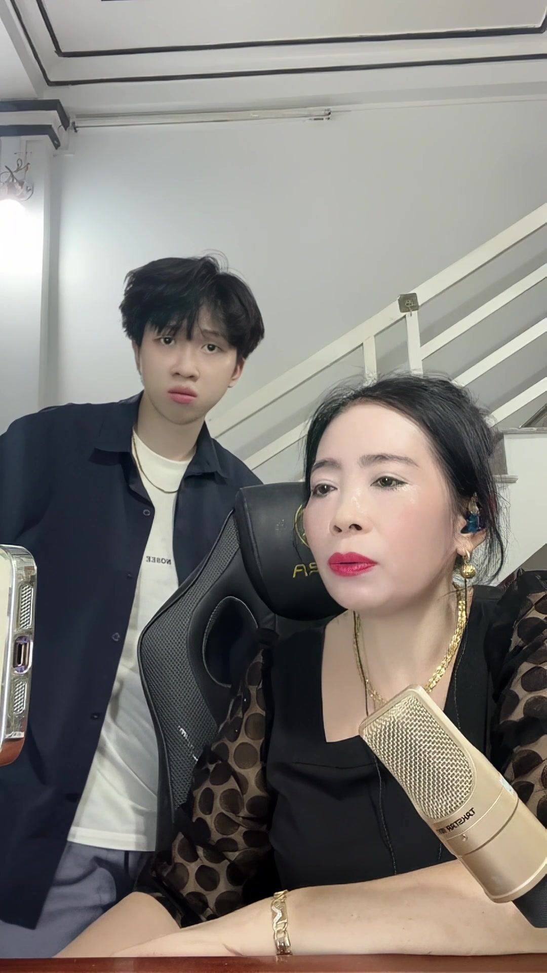 @Nguyễn Hoàng Vinh