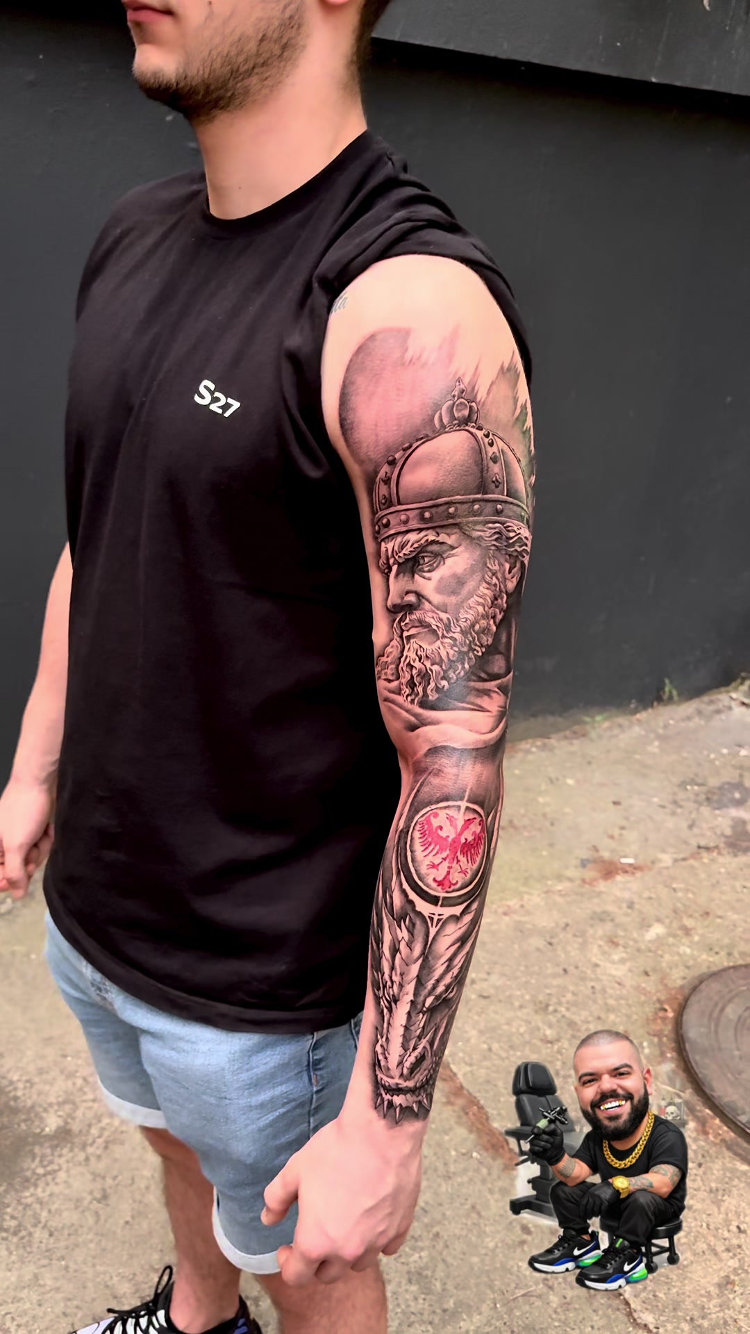 @* FIKULA • Tattoo Artist