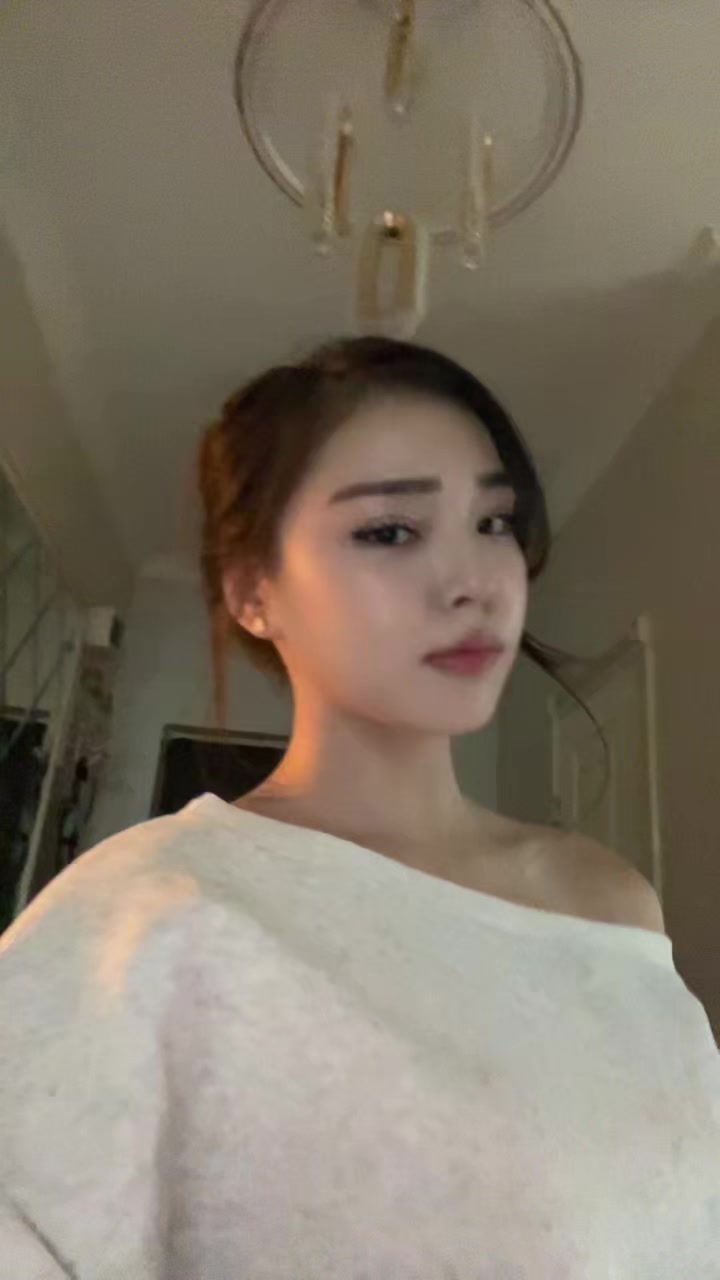@b’