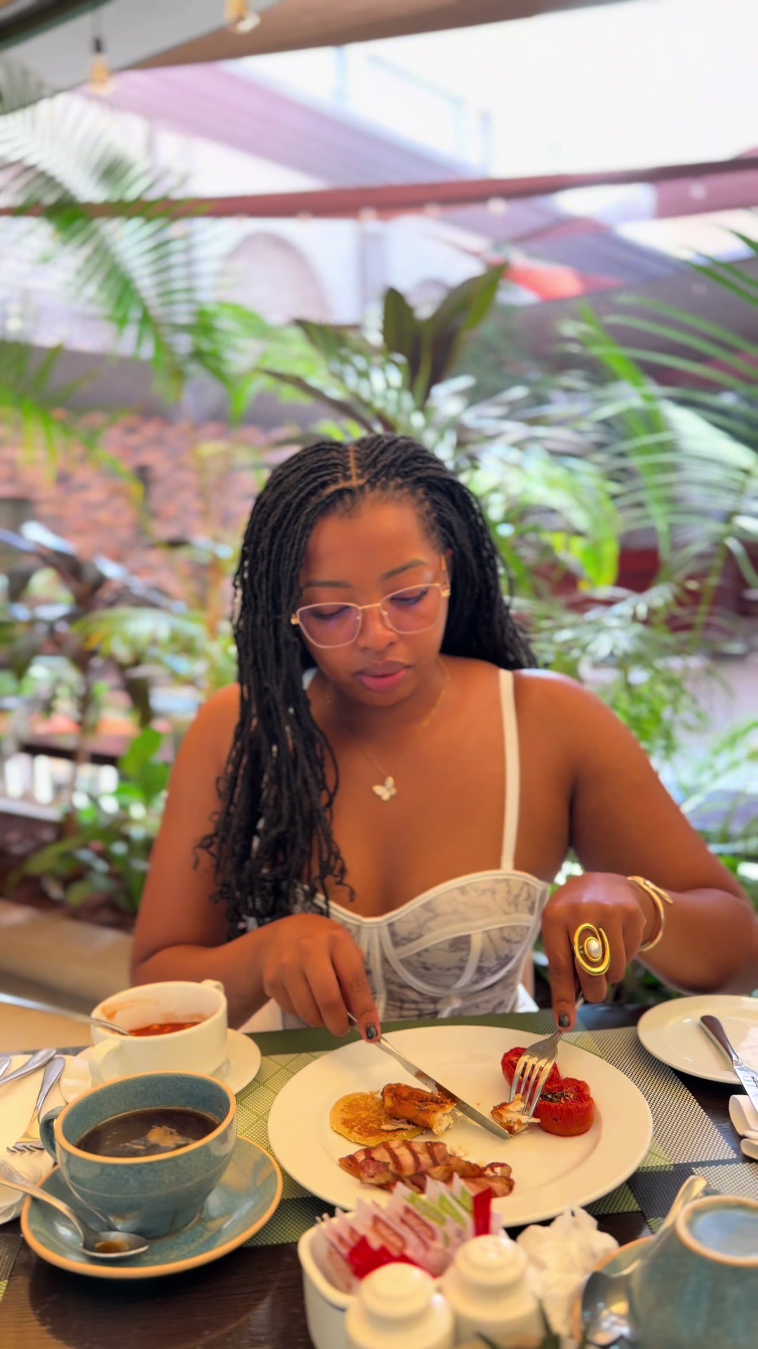 @naomikuria