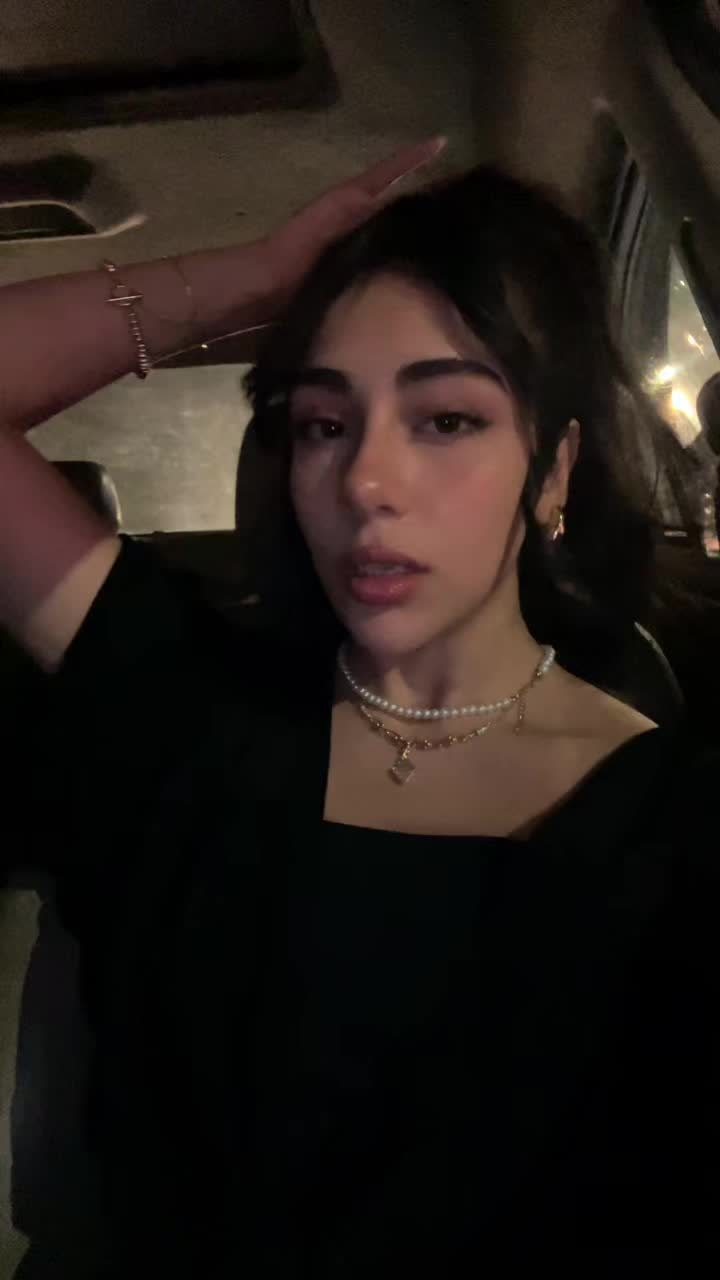 @𝐚𝐫𝐭𝐢𝐧𝐚