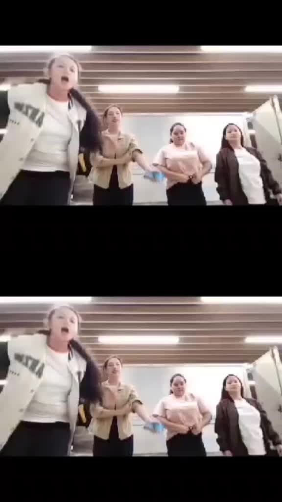 @伊笑