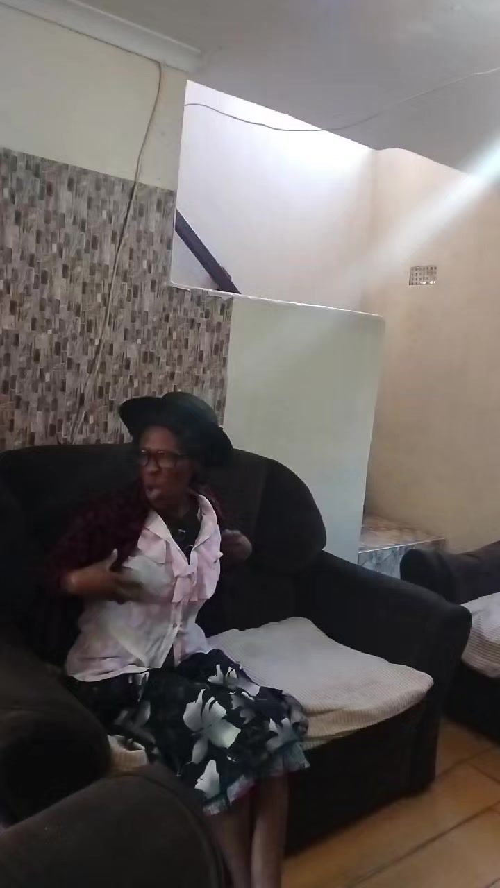 @Nqanqa
