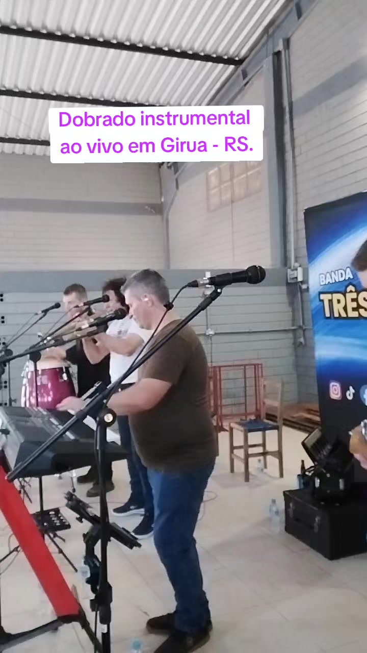 @Três Hermanos