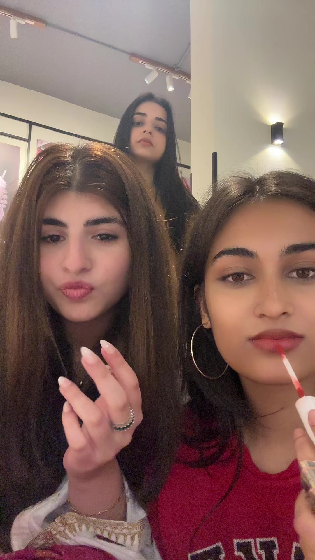 @Maham🧋
