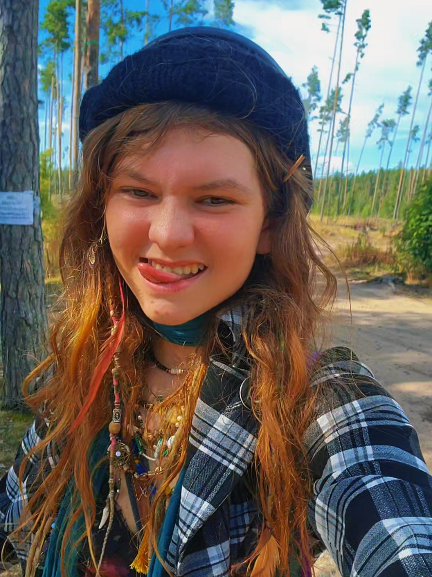 @Liza Kashtanka  ☮️