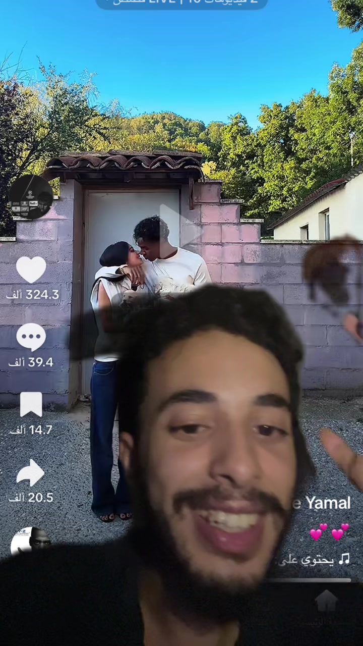 @•