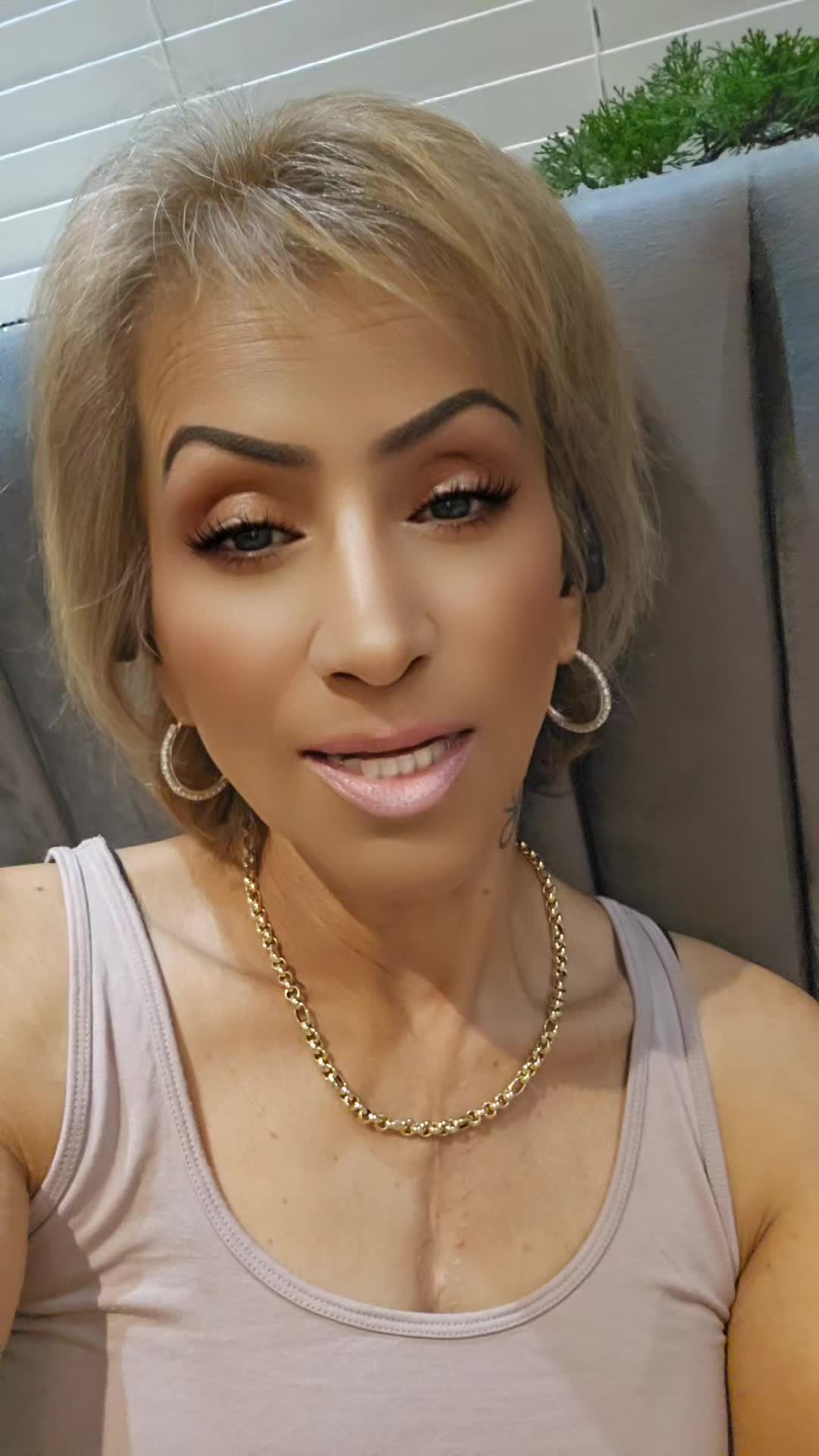 @Dee