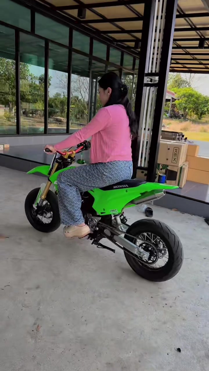 @Moto chatree