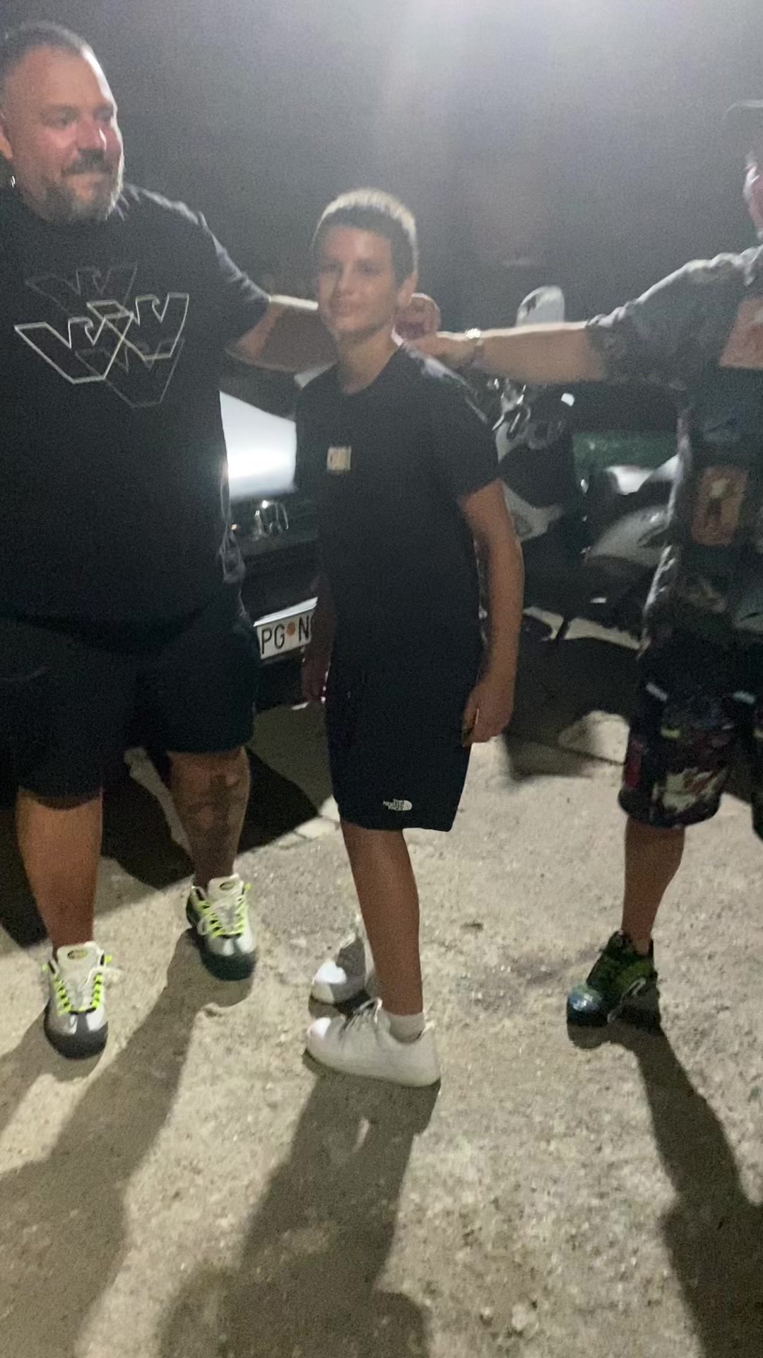 @🦅