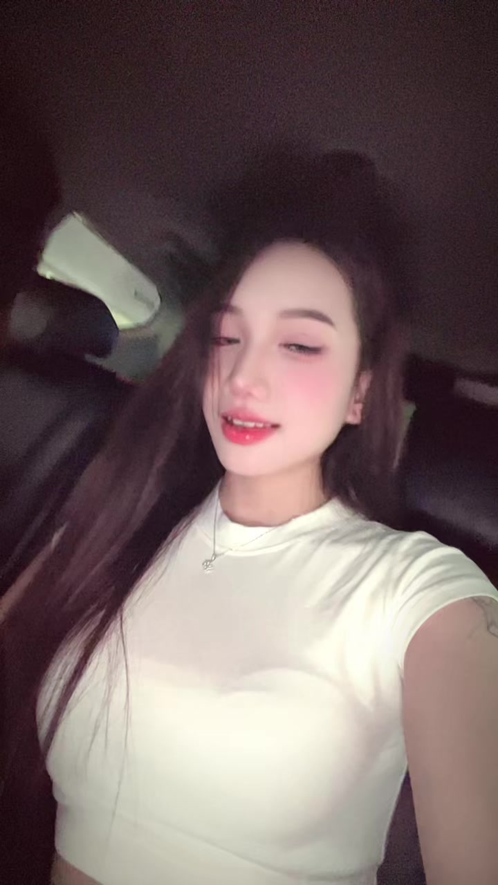 @𝑻𝒉𝒂𝒏𝒉 𝑯𝒂̆̀𝒏𝒈🩵