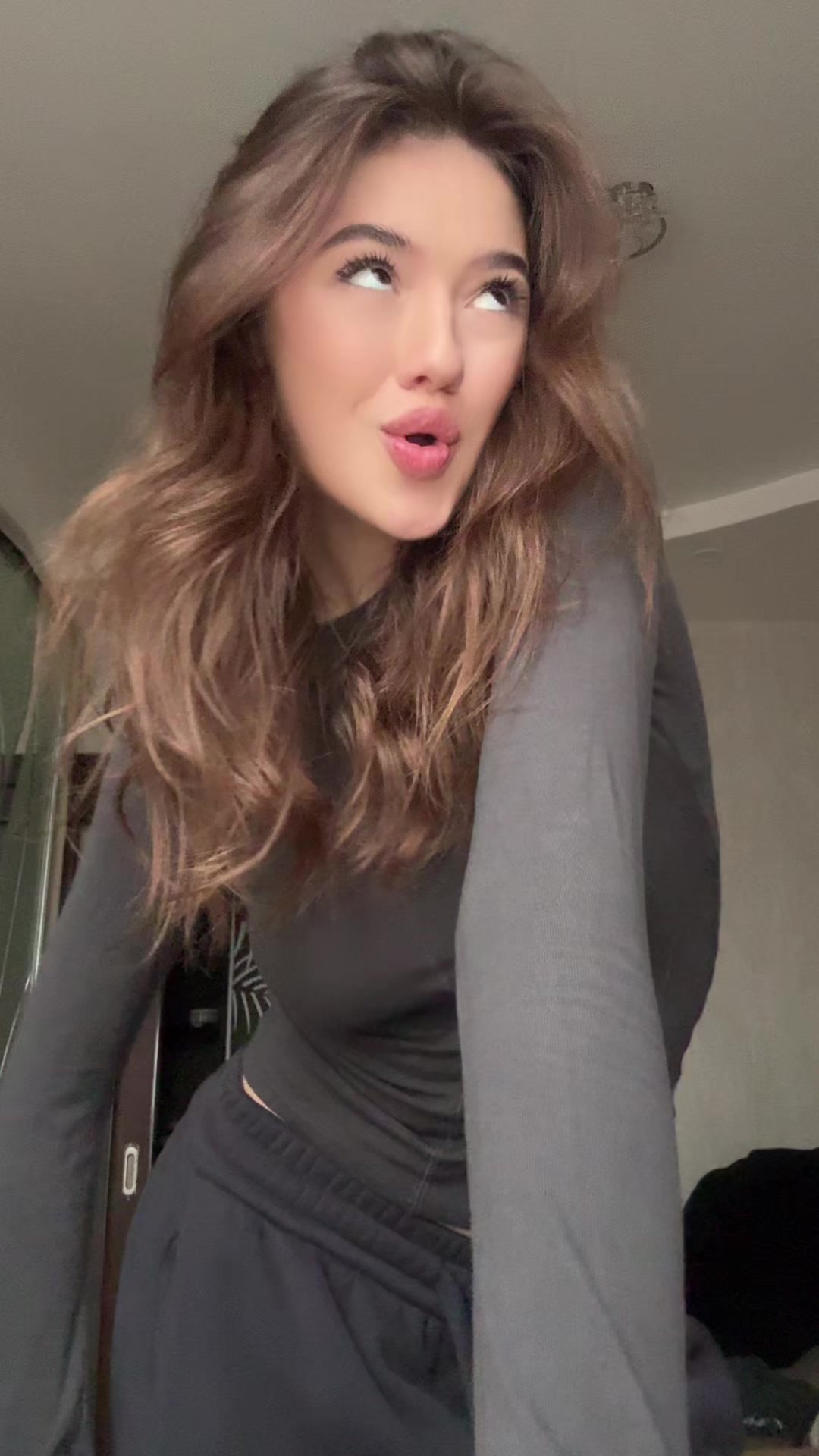@arozvadovska