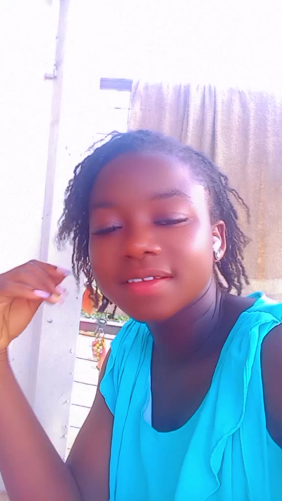 @Suzzana Ampomaa Yaa