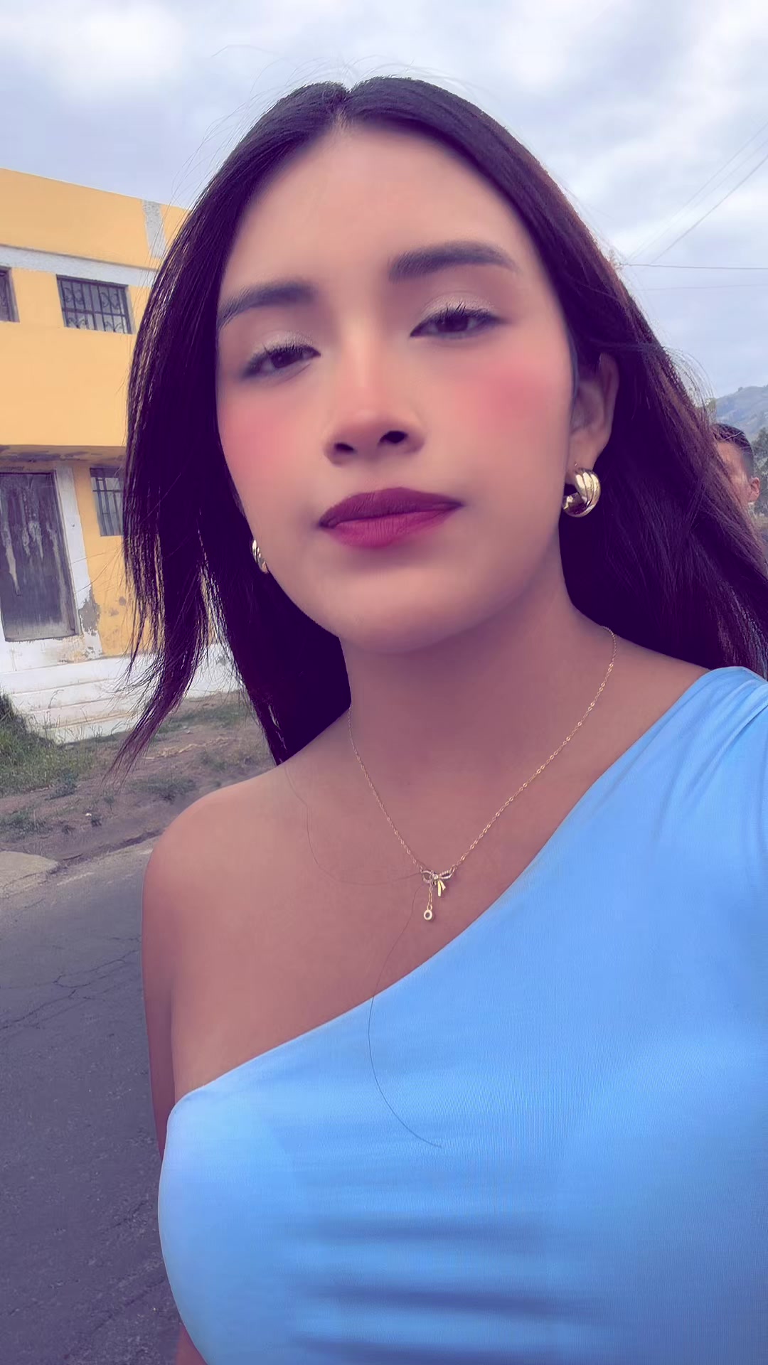 @Mikaela Abigail 🌻
