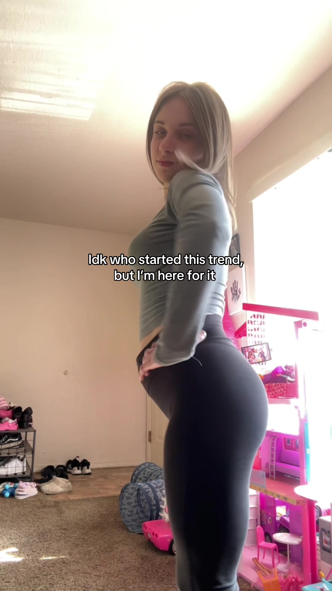 @MilfMommyTay