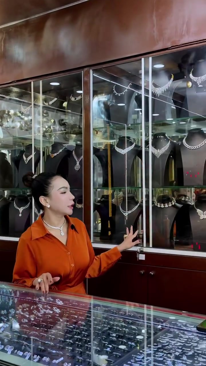@ហាងមាសពេជ្រ ដាណាទ្រី