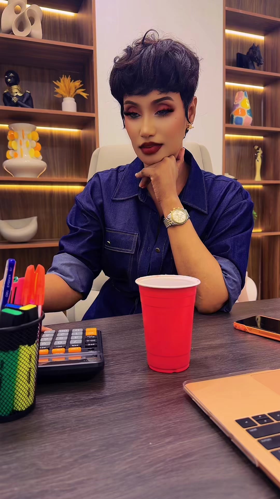 @leilakanediallo