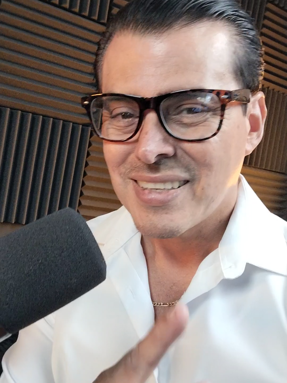 @RobbSalazarr