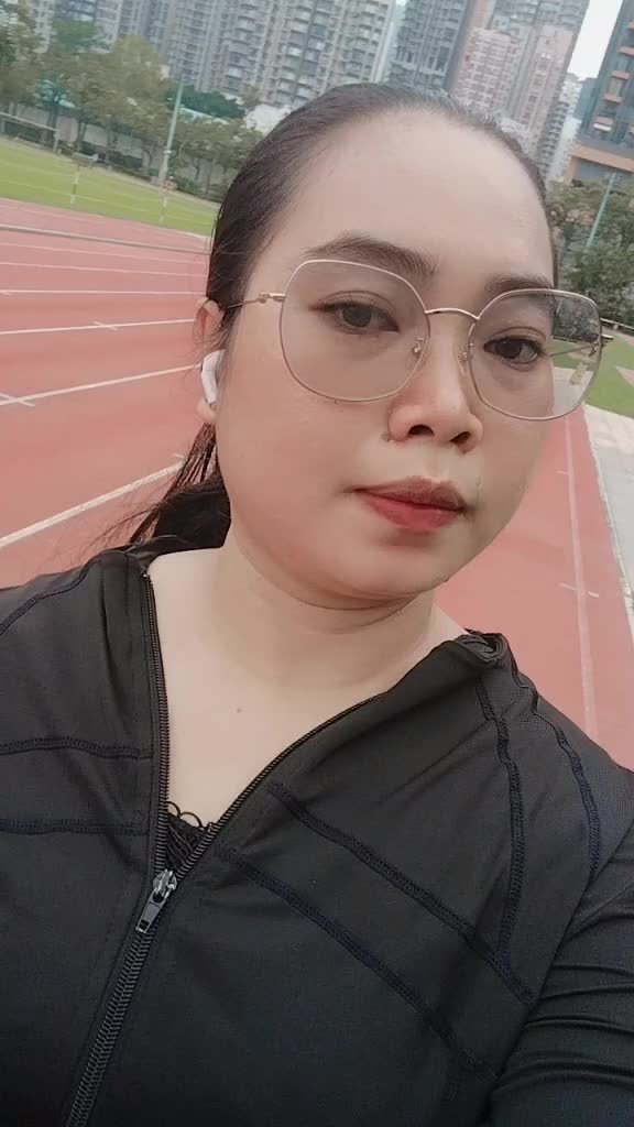 @Queen_Bee๐๐ญ๐ฐ
