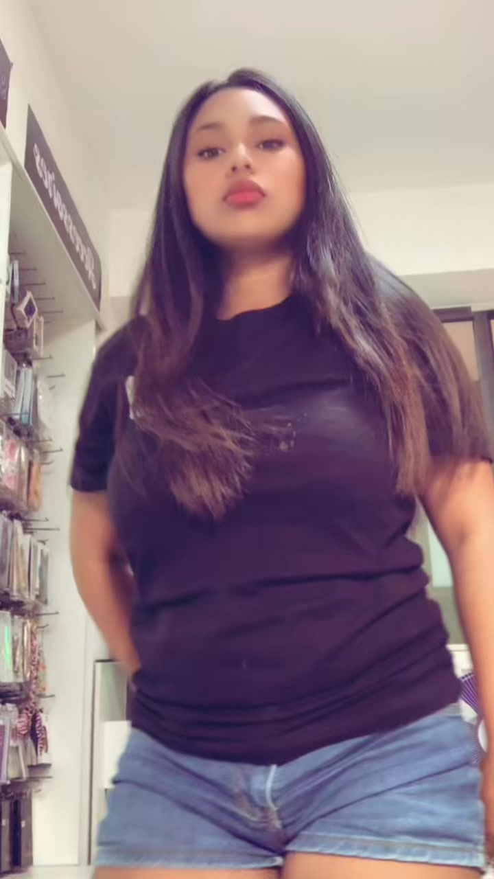 @𝒦ℴ𝓁ℴ𝒾𝓃𝒶 🍒