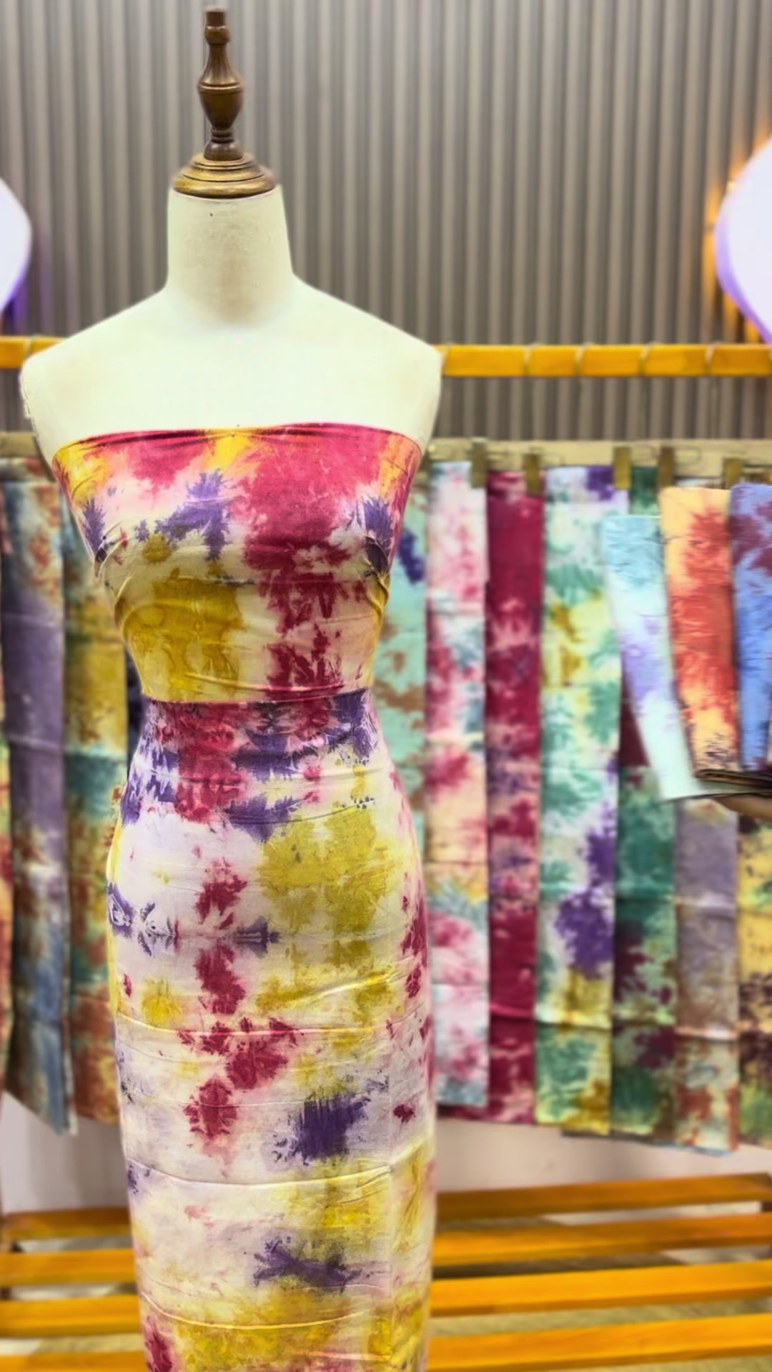 @Snow Thiri Silk & Fabric