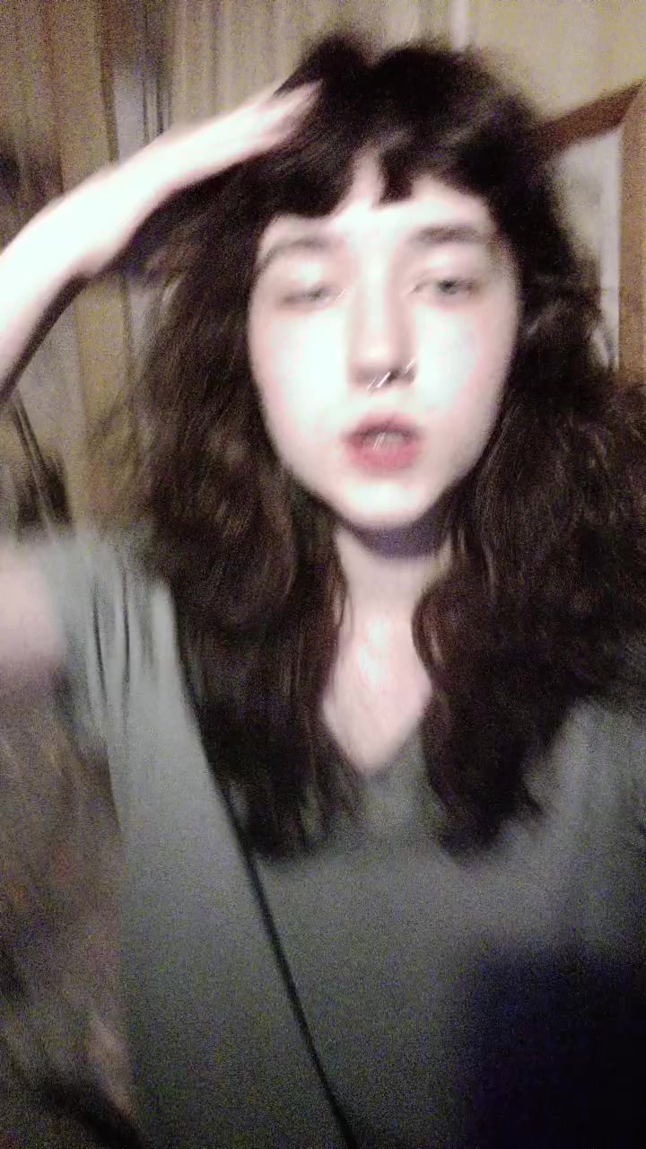@(─.─||)