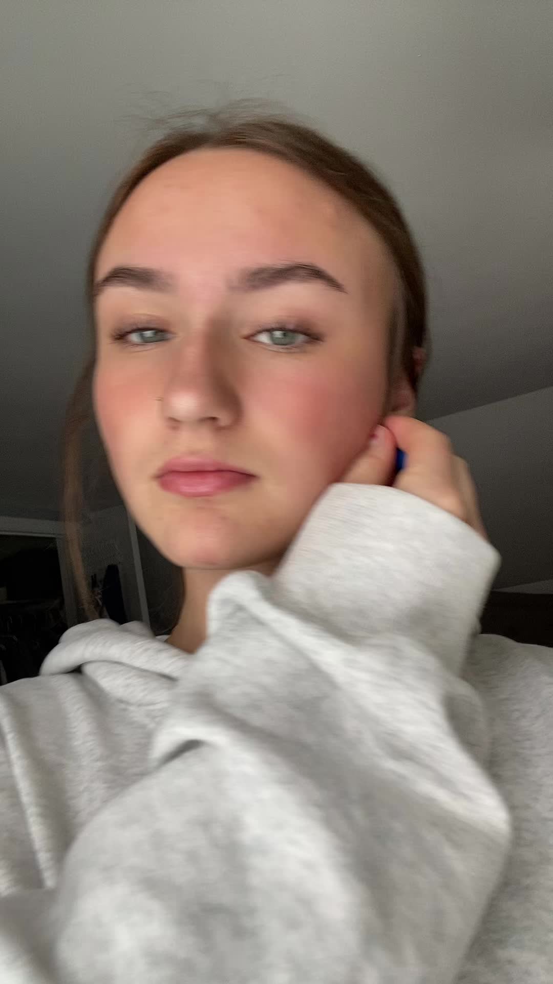 @laura