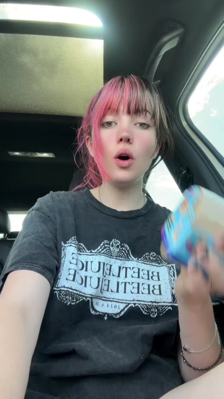 @Lil Bug🖤🍄