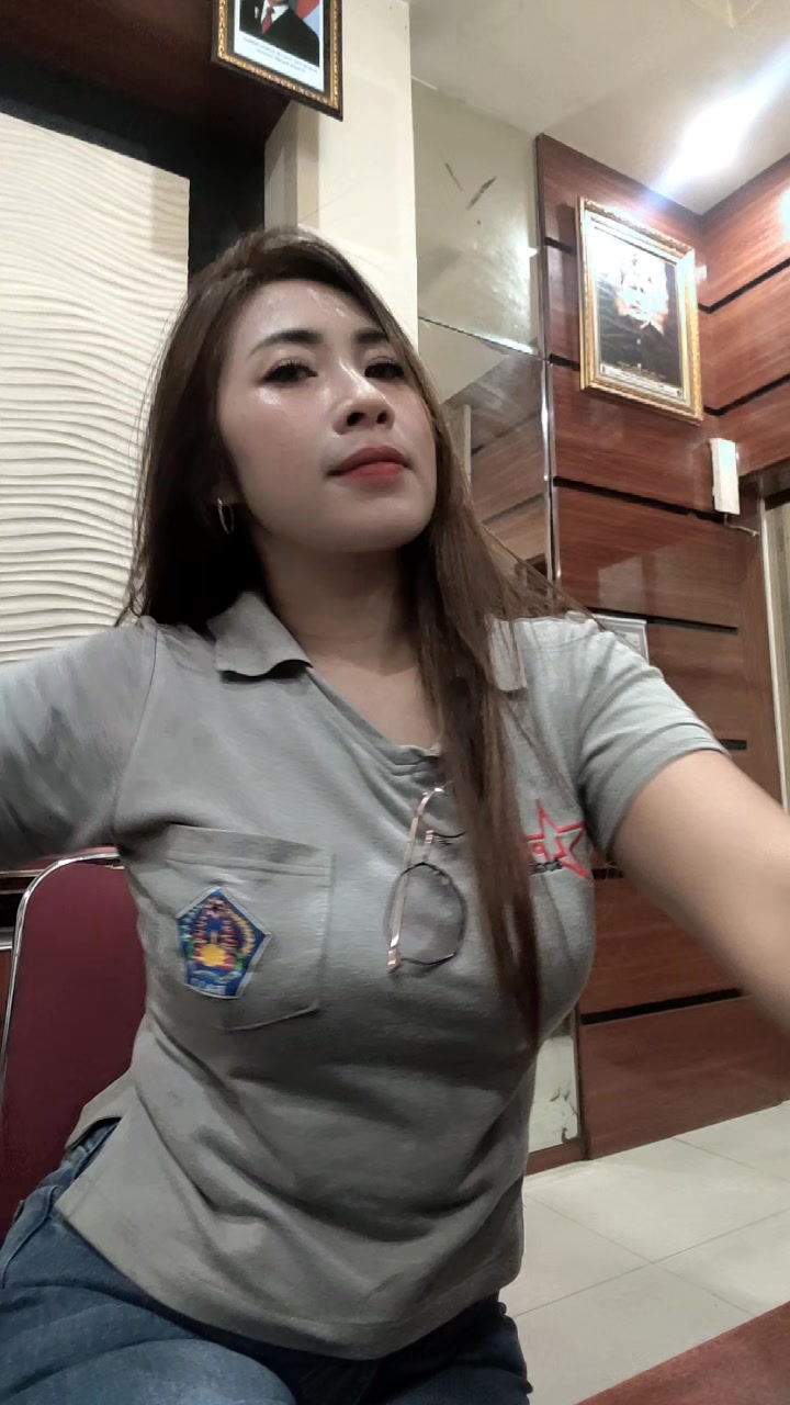 @Nia