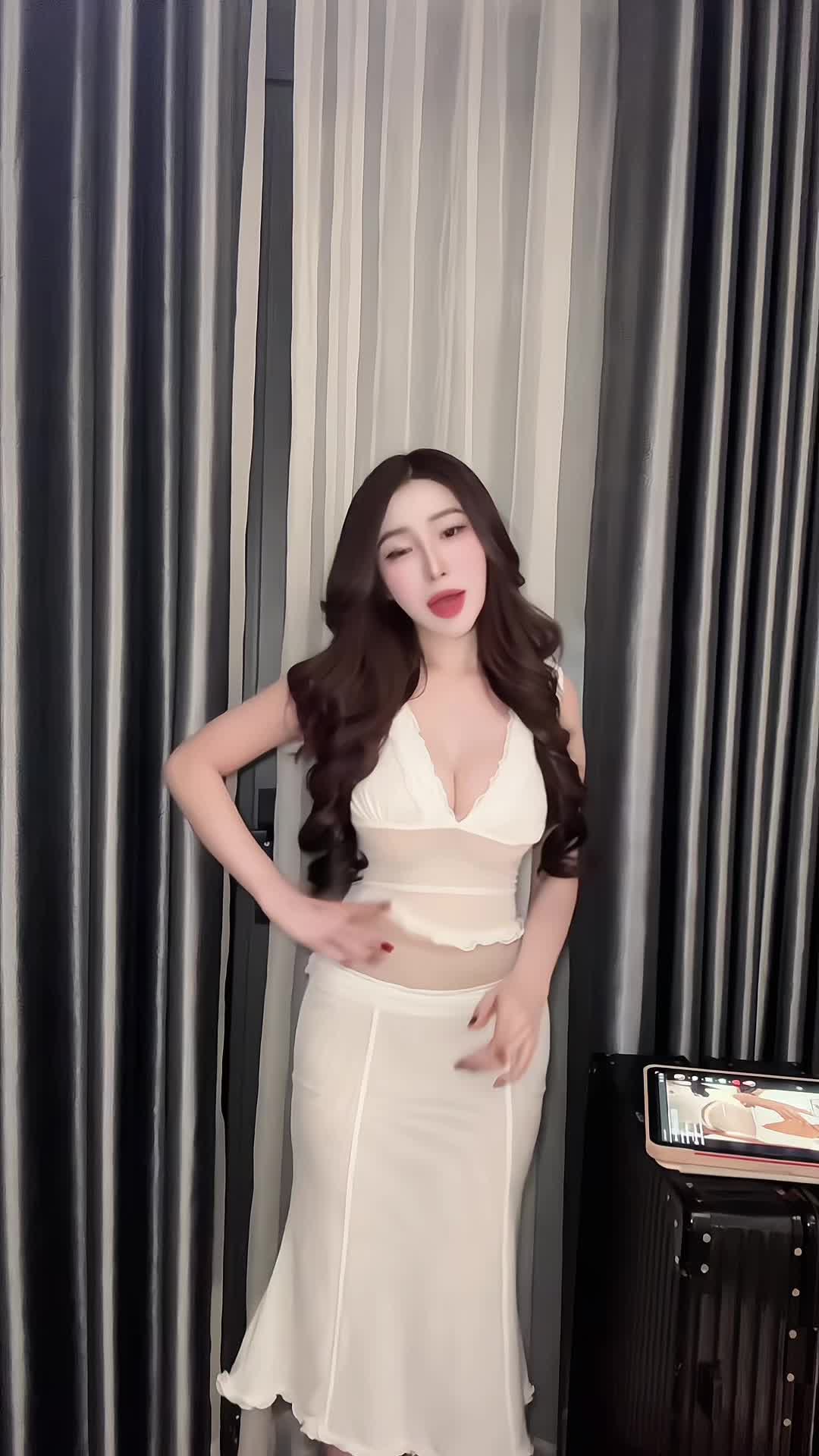 @Bé Thư Nèeee