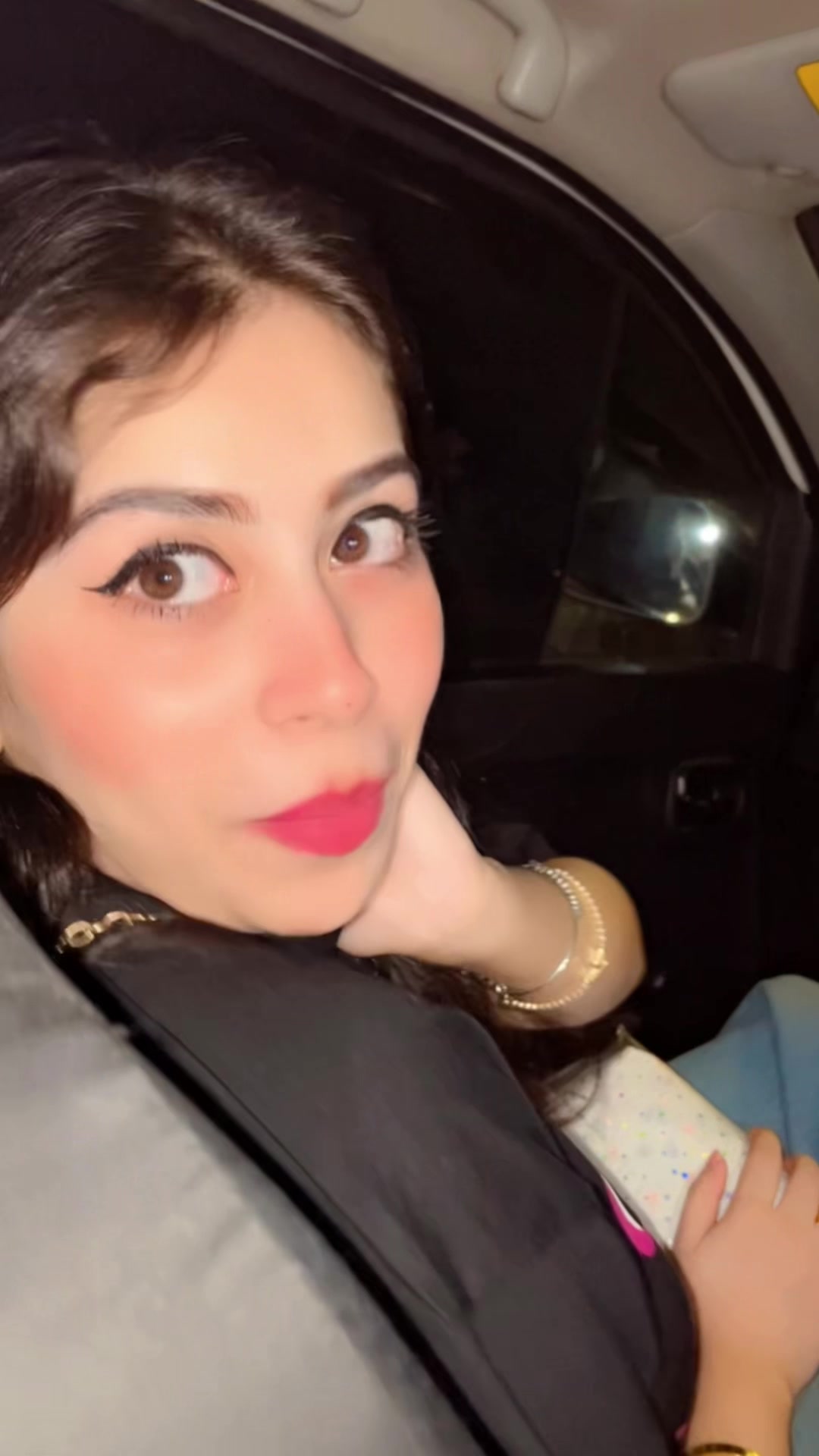 @PGC ki Laila ๐
๐๐ฅ