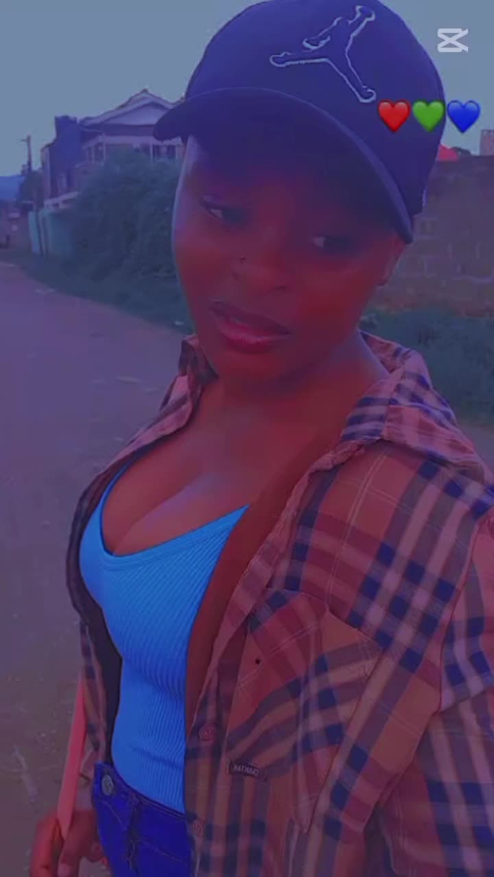 @girl of few words 🇰🇪🇱🇧