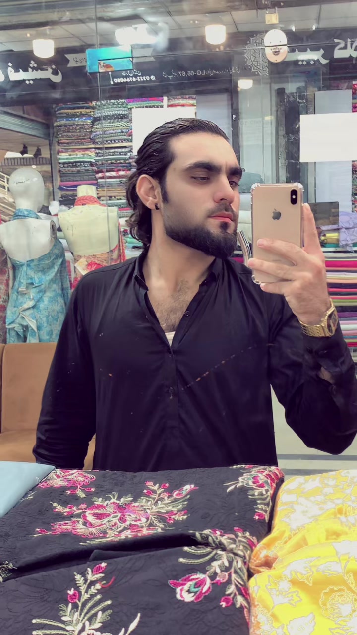 @Zubair pathan🤬