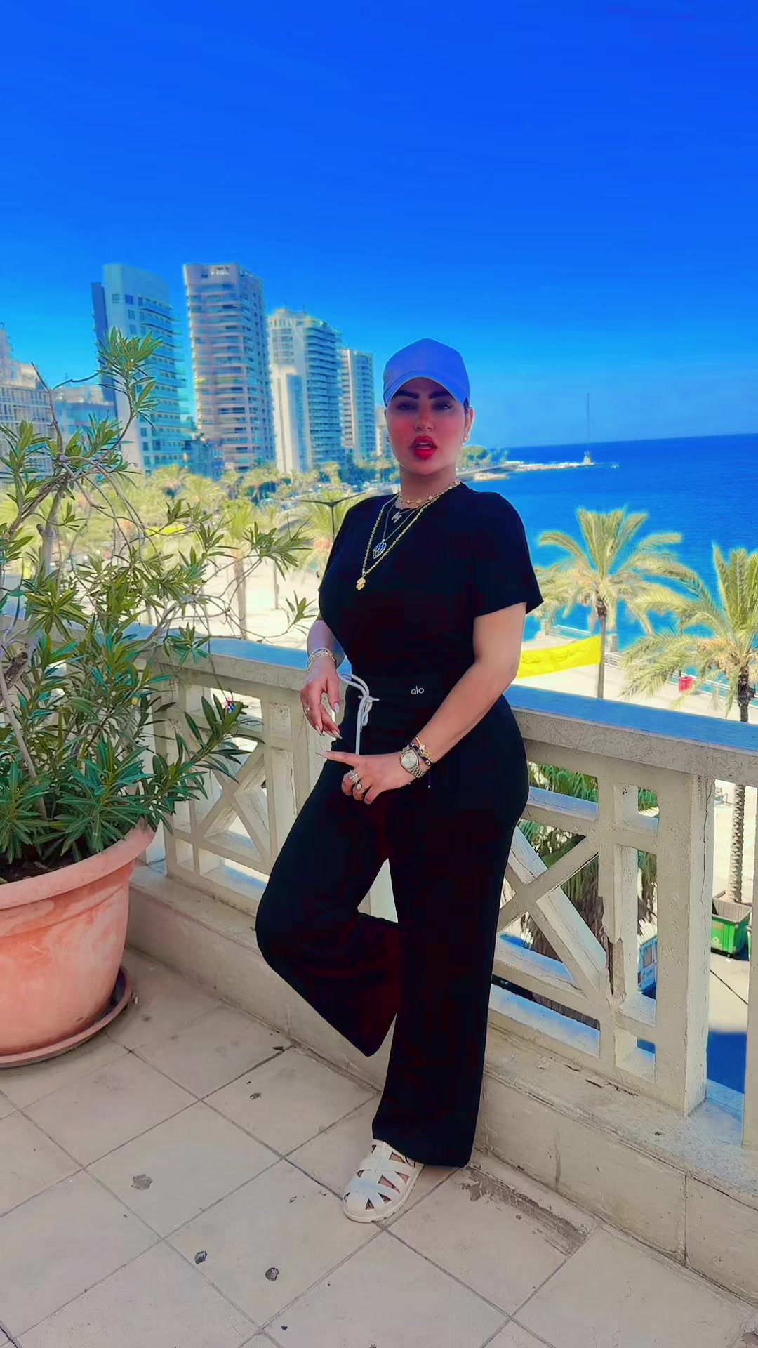 @الفنانه قمر الزمان