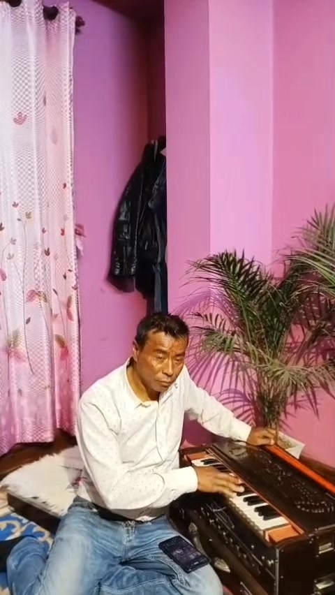 @भक्तलाल श्रेष्ठ