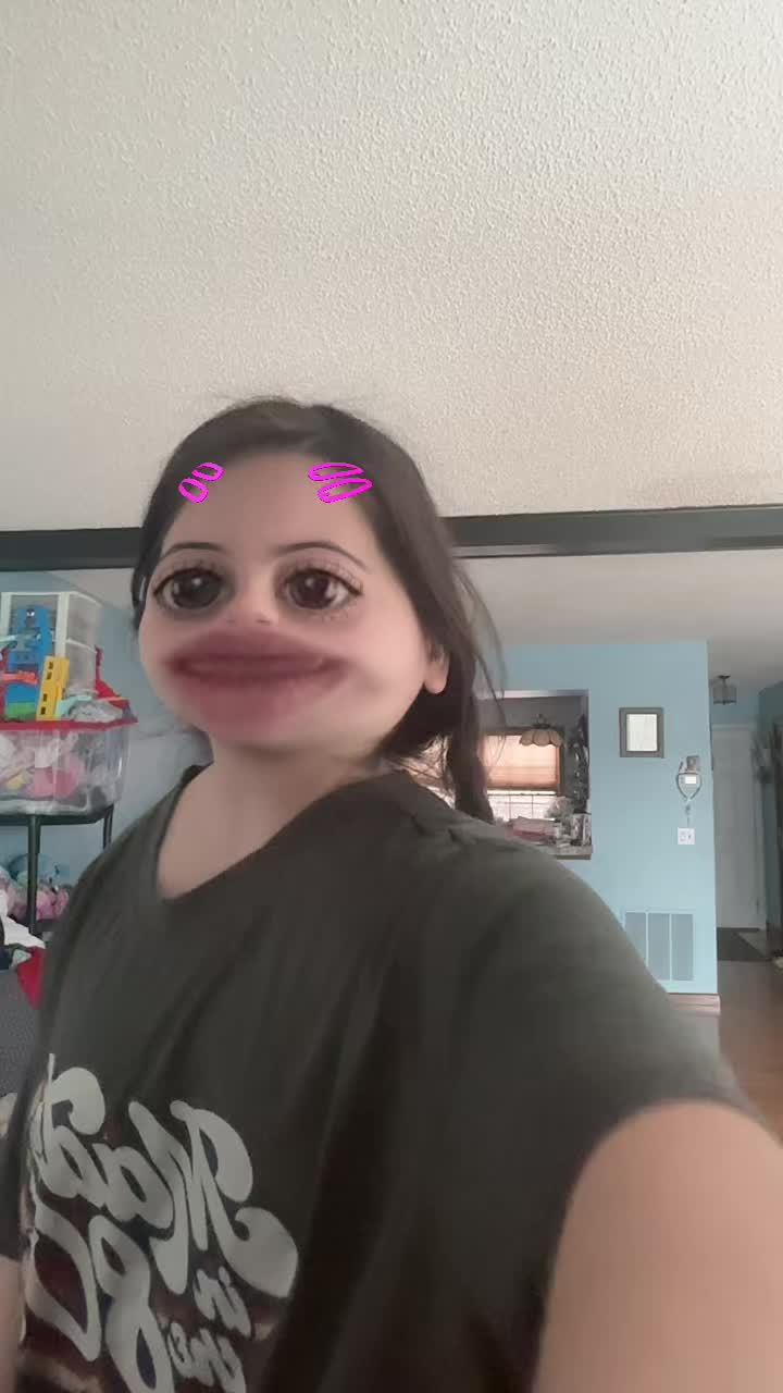 @Chandelle l Silva