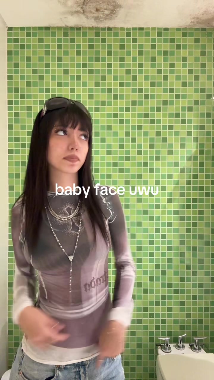 @Poli
