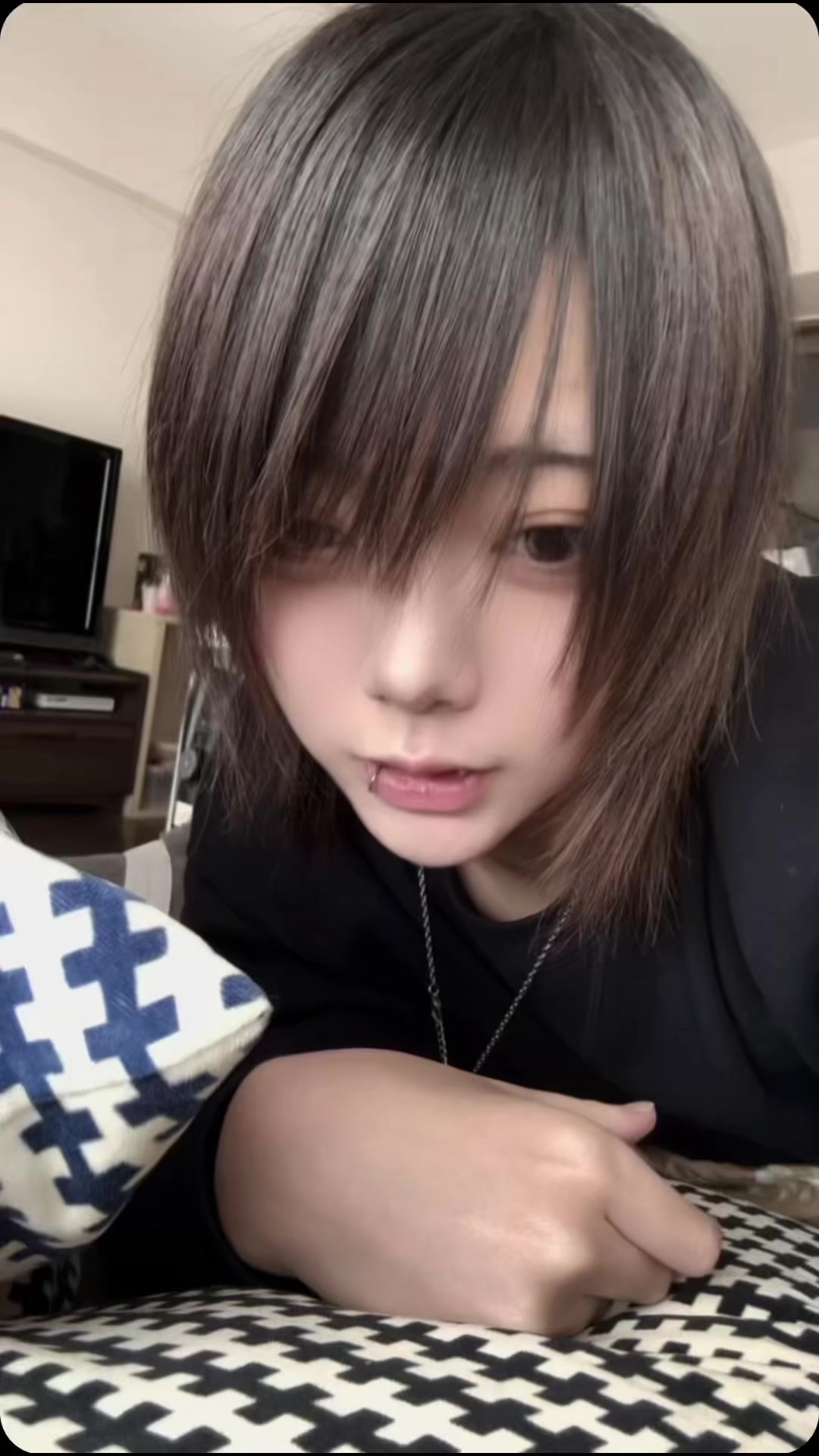 @Aru