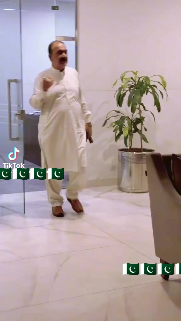 @ONLY Pakistani Daddy👍