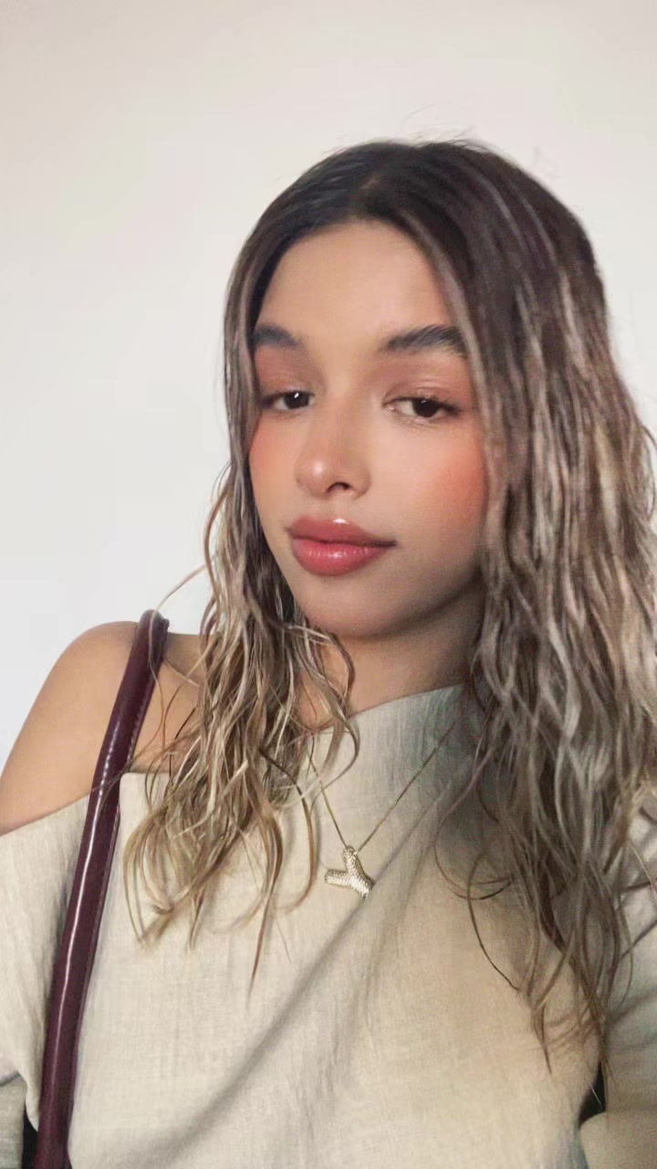 @𝒴