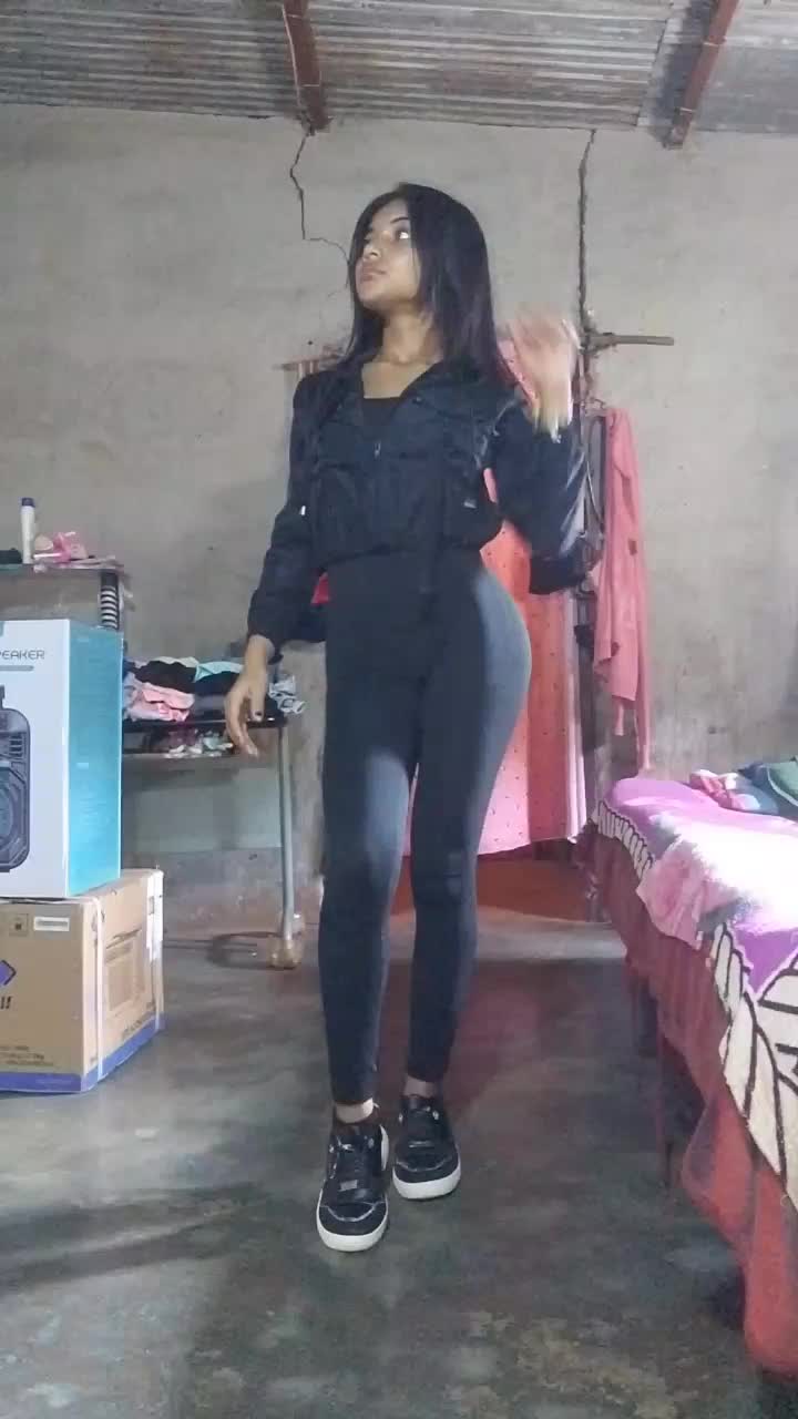 @👑La Pequeña👑