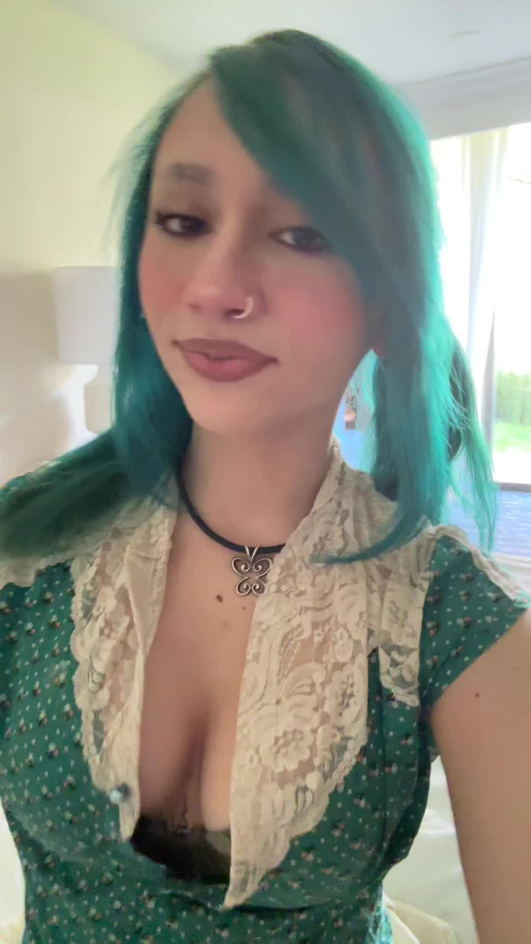 @Vanellapea