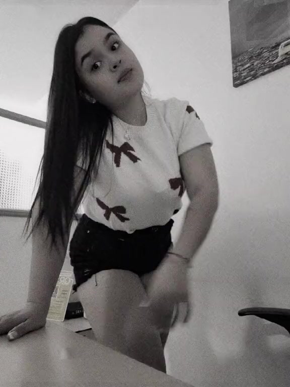 @AnnyAris03