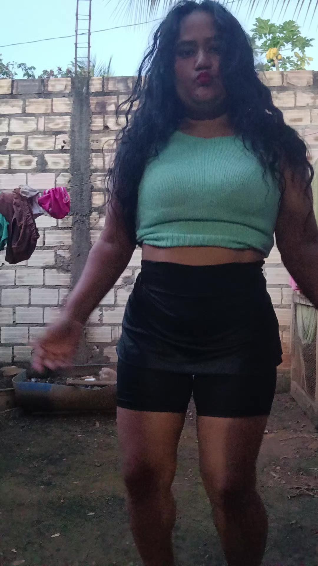@taina e thania